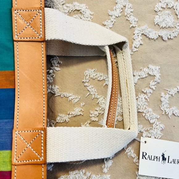 Polo by Ralph Lauren Madras Set of Tote and cosmetic bag. NWT
Vintage 1990s - Picture 8 of 13